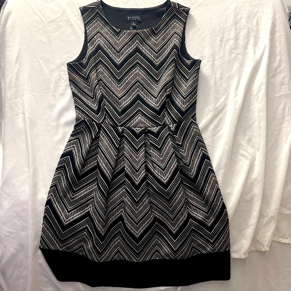 Enfocus Studio Chevron Geometric Fit & Flare Dress Black & White 4